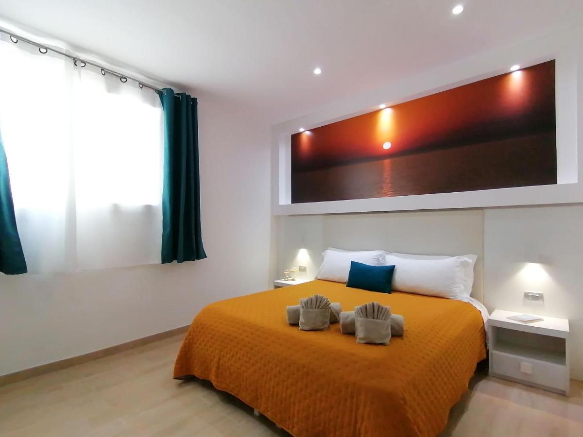 سانتا تيريزا غالّورا Charme Suite B&B Experience المظهر الخارجي الصورة