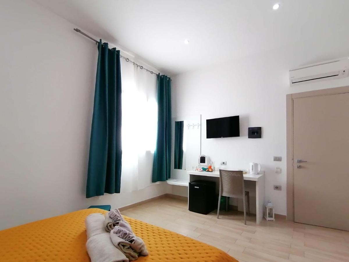 سانتا تيريزا غالّورا Charme Suite B&B Experience المظهر الخارجي الصورة