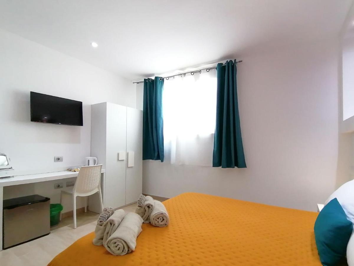 سانتا تيريزا غالّورا Charme Suite B&B Experience المظهر الخارجي الصورة