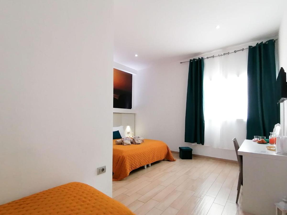 سانتا تيريزا غالّورا Charme Suite B&B Experience المظهر الخارجي الصورة