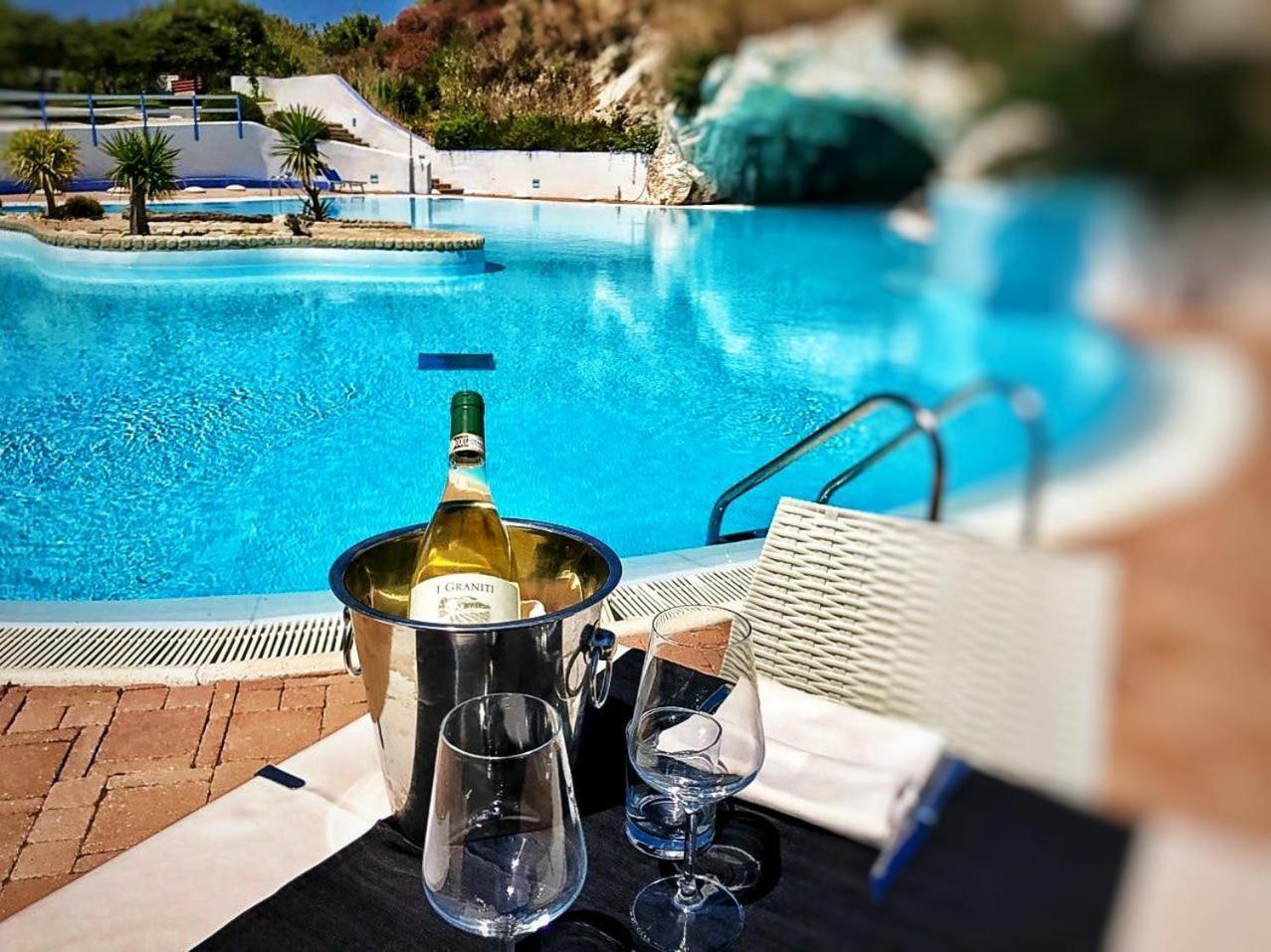 سانتا تيريزا غالّورا Charme Suite B&B Experience المظهر الخارجي الصورة