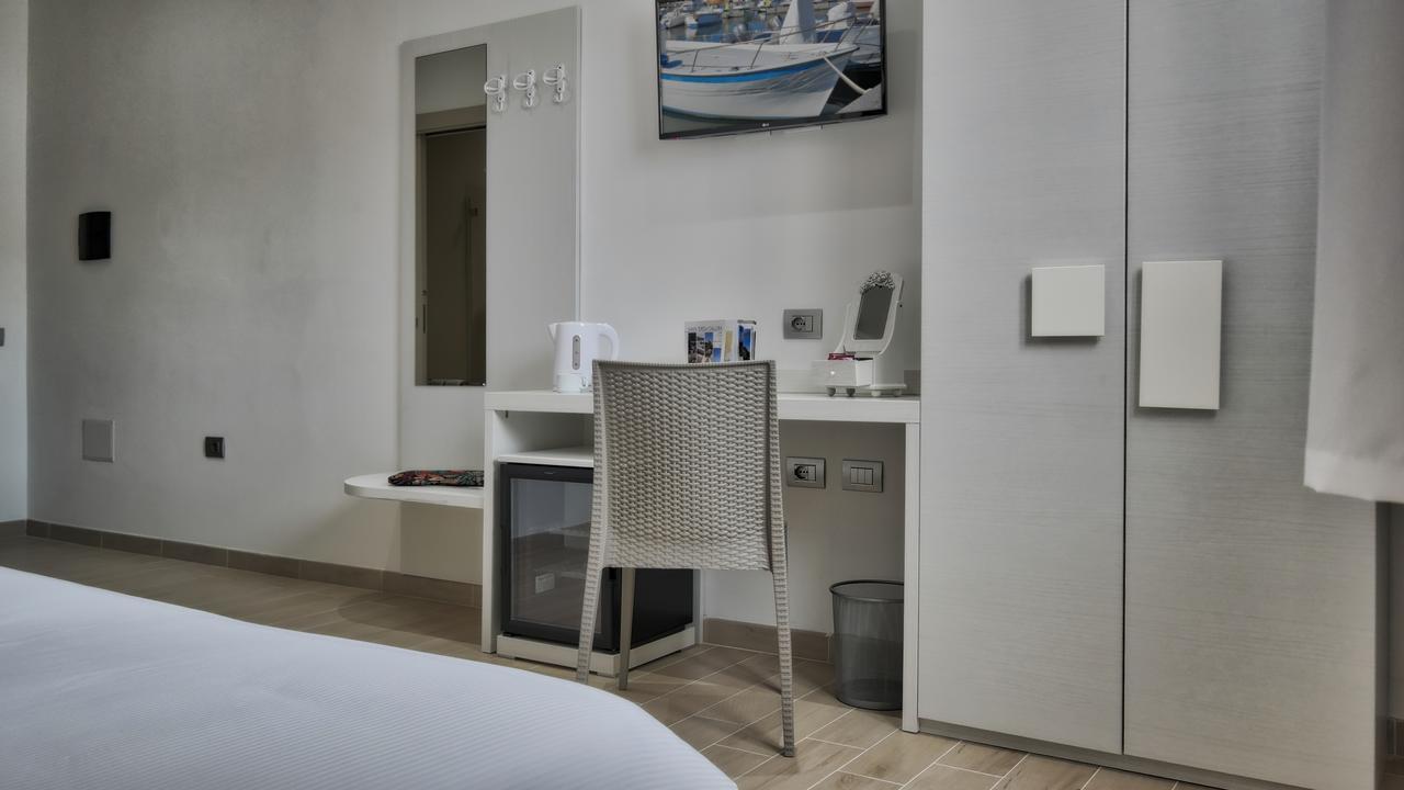 سانتا تيريزا غالّورا Charme Suite B&B Experience المظهر الخارجي الصورة