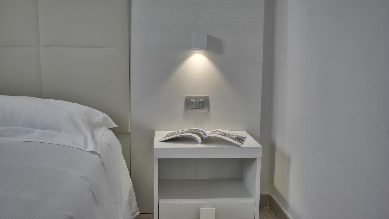 سانتا تيريزا غالّورا Charme Suite B&B Experience المظهر الخارجي الصورة